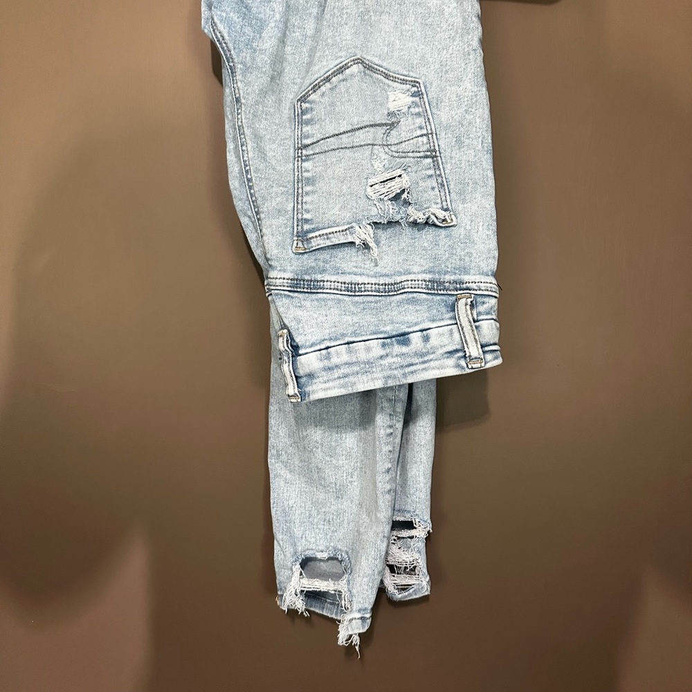 American Eagle Outfitters Light Blue Distressed Jeggings